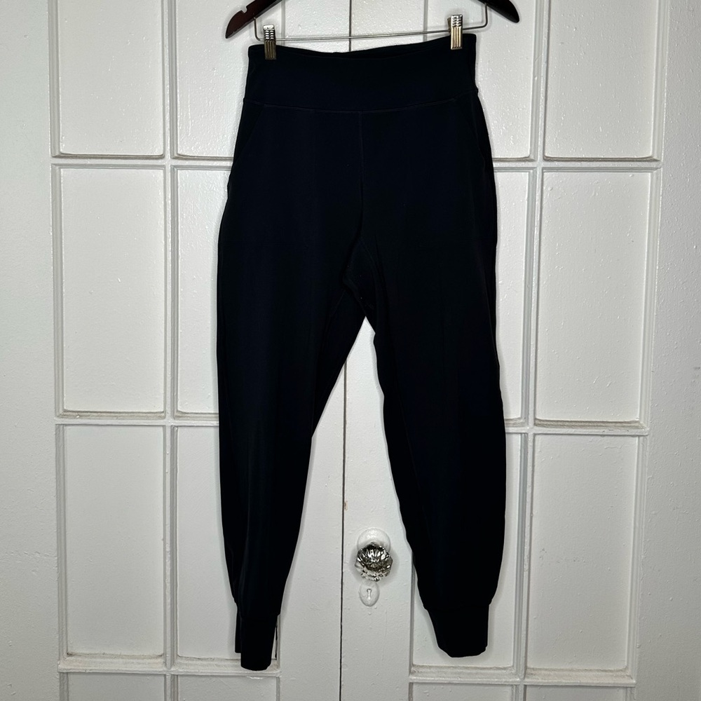 Lululemon Align Jogger 28" in Black